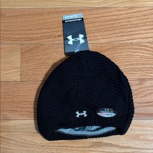 Under Armour women heatgear Beanie